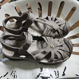 Keens womens size 9 sandal